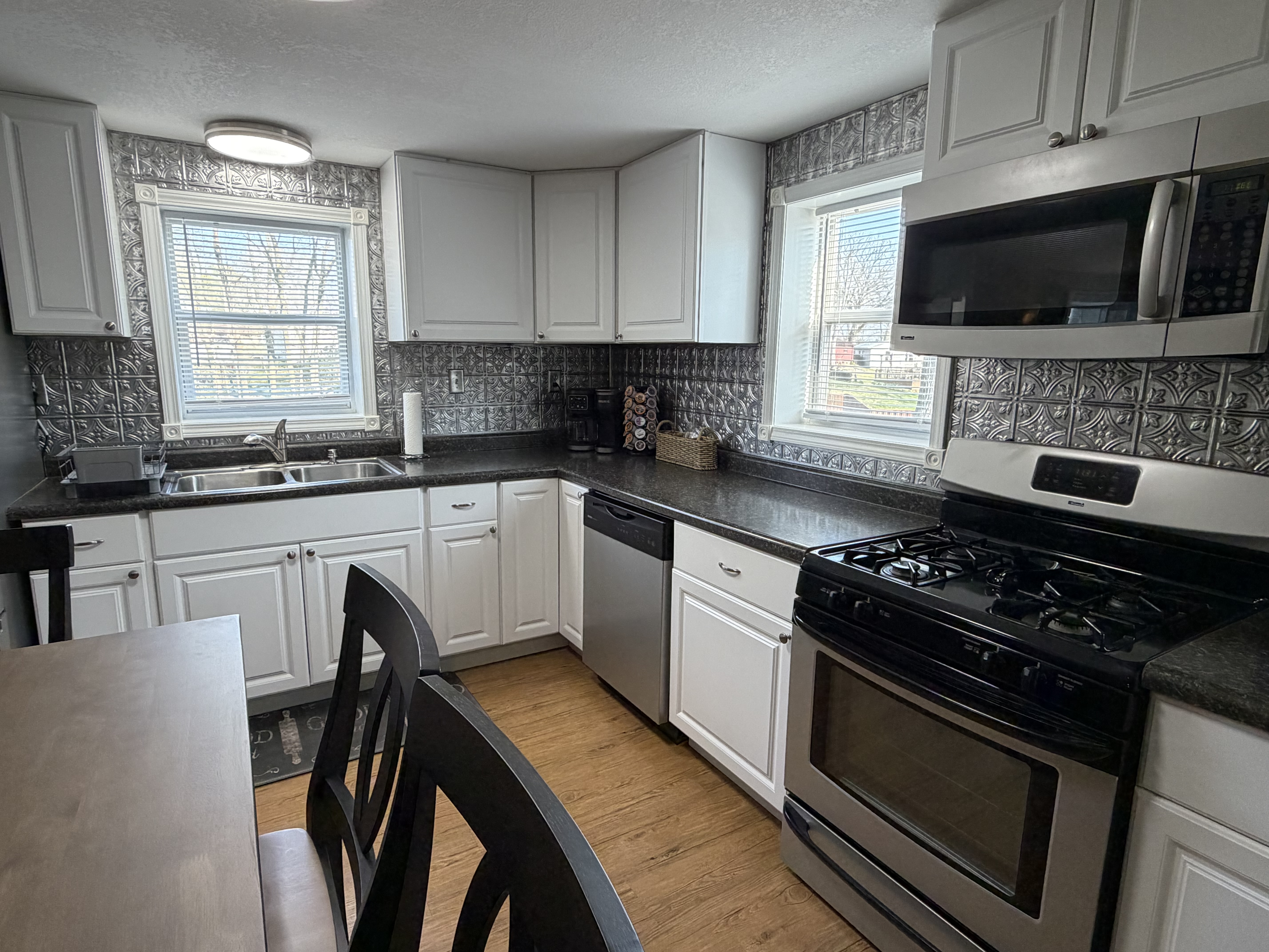 Lake Mattoon Hideaway – kitchen